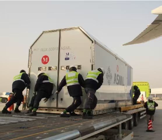 未来感十足的物流无人机